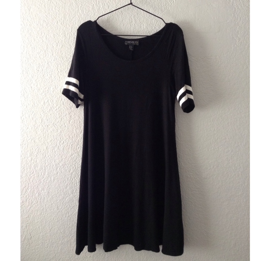 F21+ Black Jersey T-Shirt Dress